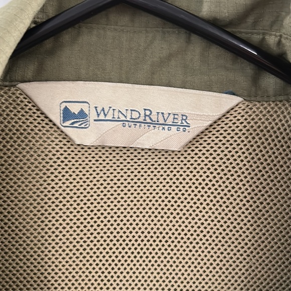 Wind River Outfitting casual button up shirt - Picture 2 of 6